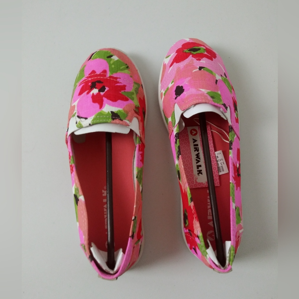 Air Walk Vintage Size 5.5 Flat Canvas Shoes Floral Pink - Picture 3 of 6